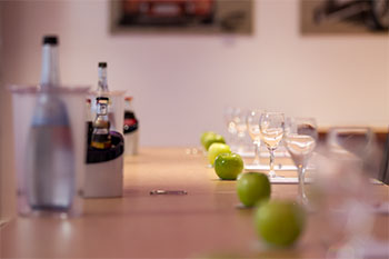 Unbenannt-1_0001_lightshades_20150227_edelfinger_hof__tagungsraum_details_03